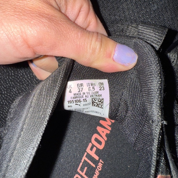 Puma shoes - Picture 4 of 4